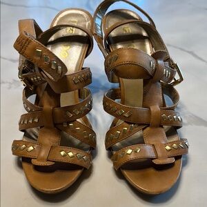 Elegant Tan Heels with Gold Accents